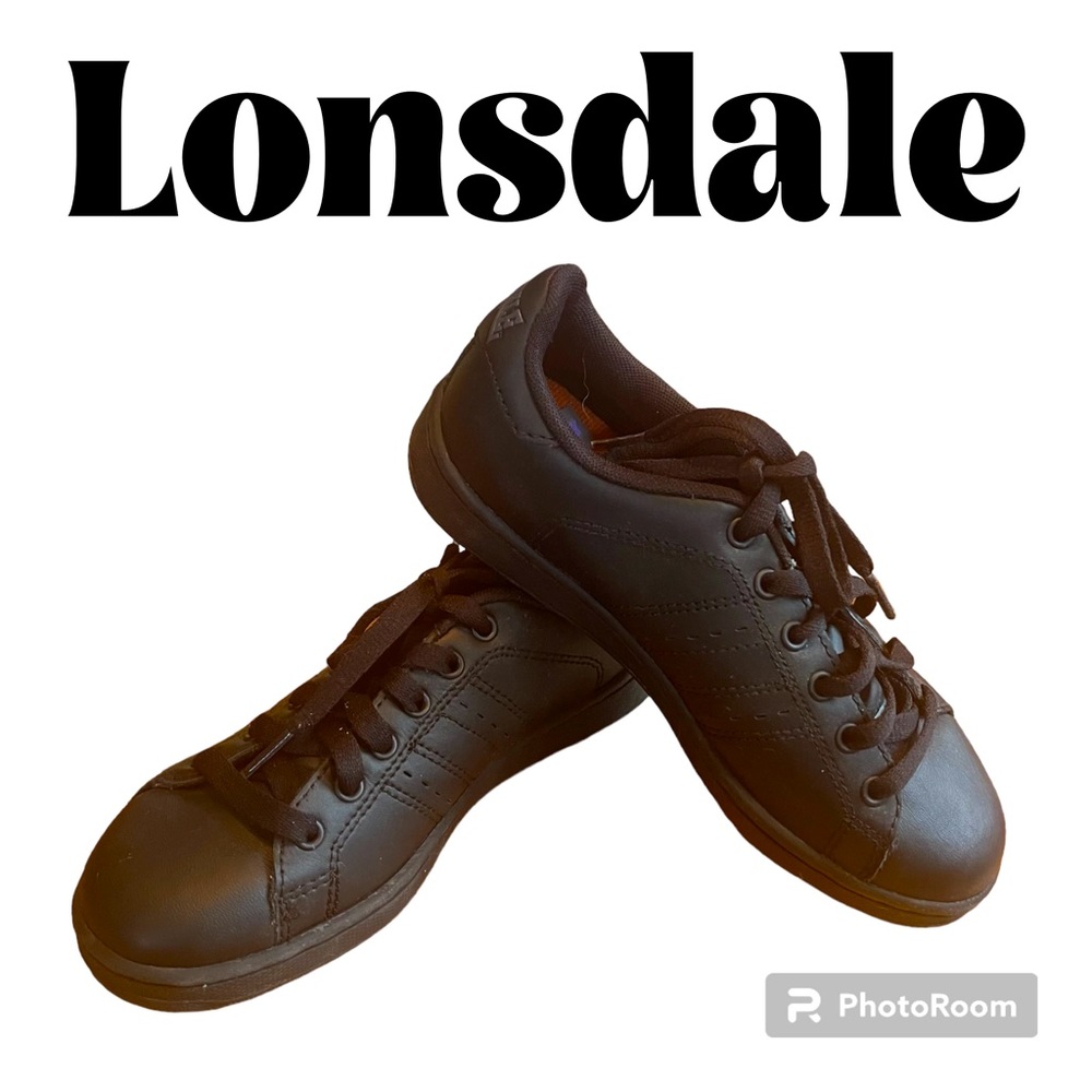 NWOT 4 (youth) Lonsdals Leyton Leather Junior Trainers.